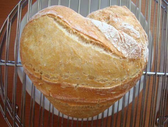 Домашний хлеб ко Дню святого Валентина
