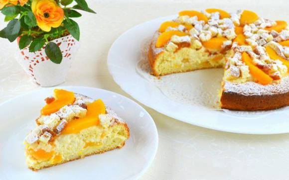 Готовим бисквитный пирог с персиками консервированными