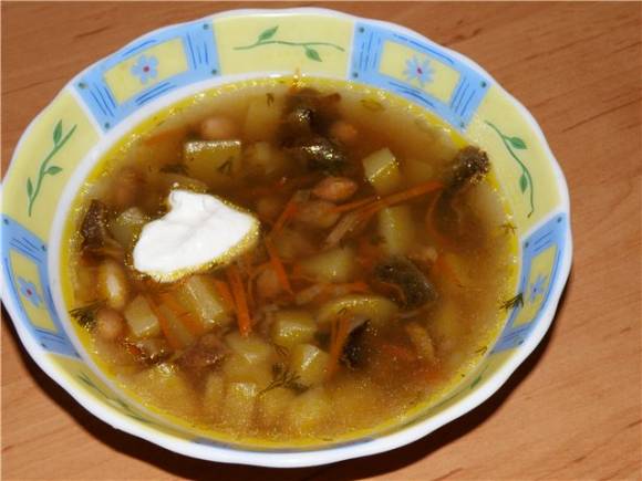 Грибной суп с фасолью