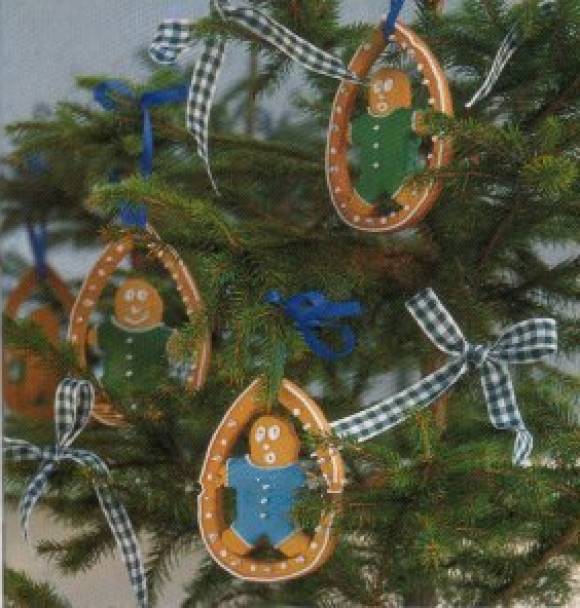 Новогодние пряничные медальоны с человечками на елку