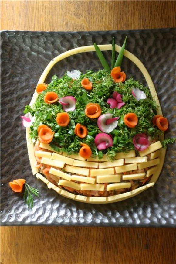Новогодний салат «Цветочная корзина»