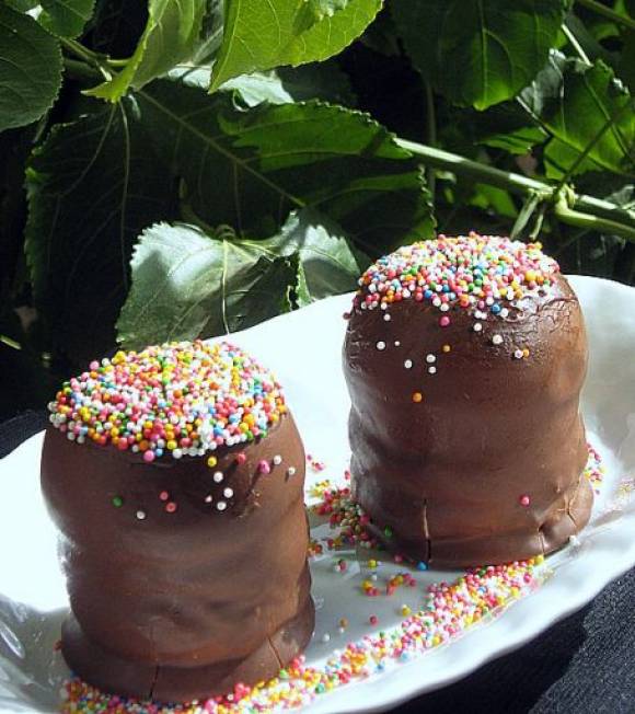 Пасхальный ванильный кулич с шоколадно-коньячной глазурью