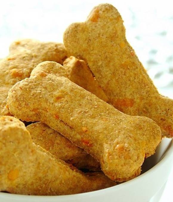 Печенье с сыром и беконом «Собачьи косточки»