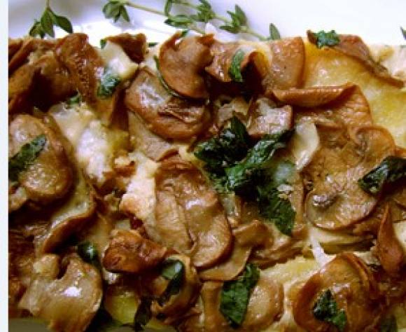 Постный картофель с грибами, запеченный в духовке