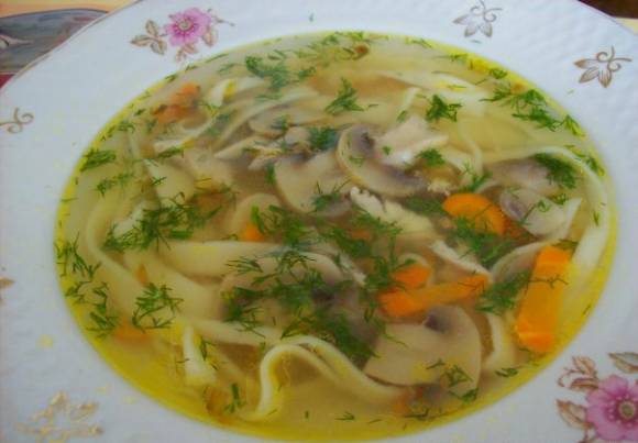 Постный рыбный суп с грибами и вермишелью
