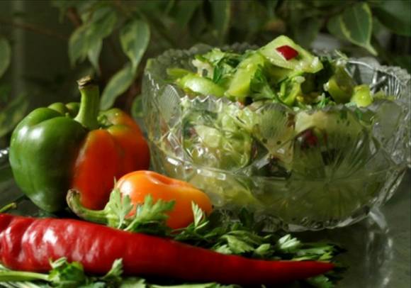 Постный салат из помидоров острый: пикантный вкус