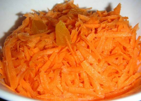Постный салатик с морковкой и курагой
