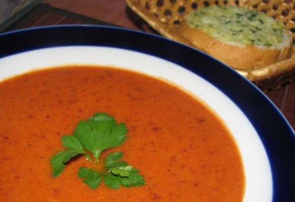Постный суп-пюре с томатами и консервированной фасолью