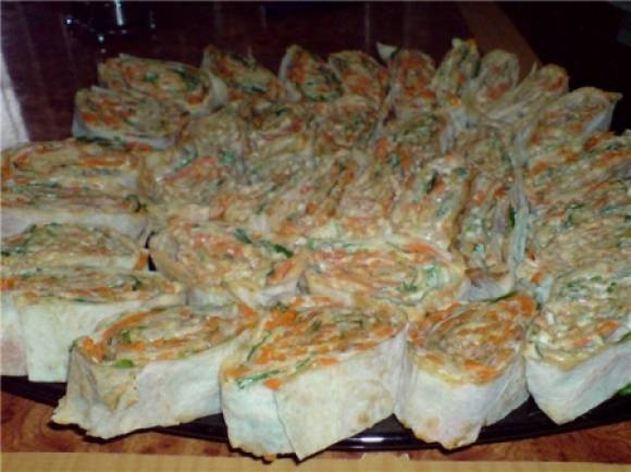 Рыбка в лаваше с сыром, чесноком и зеленью