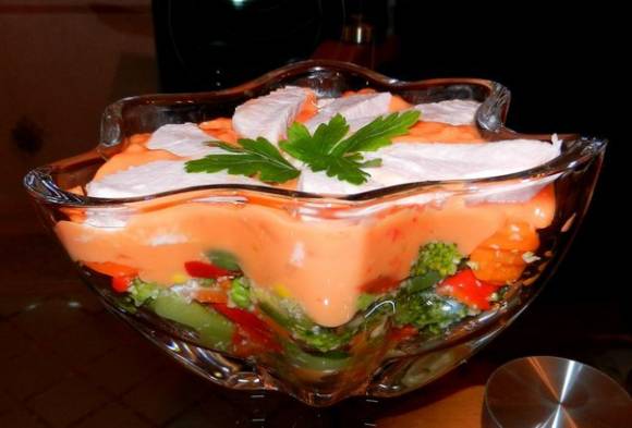 Теплый овощной салат с заправкой