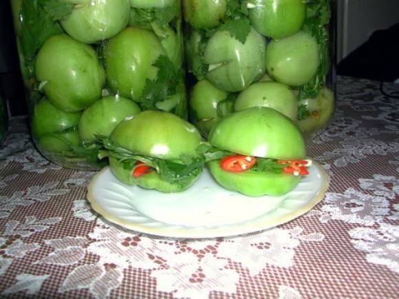 Зеленые помидоры соленые
