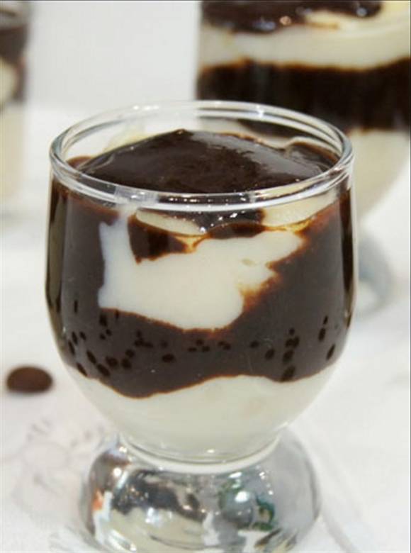 Молочно-кофейный десерт с шоколадом к 8-му Марта