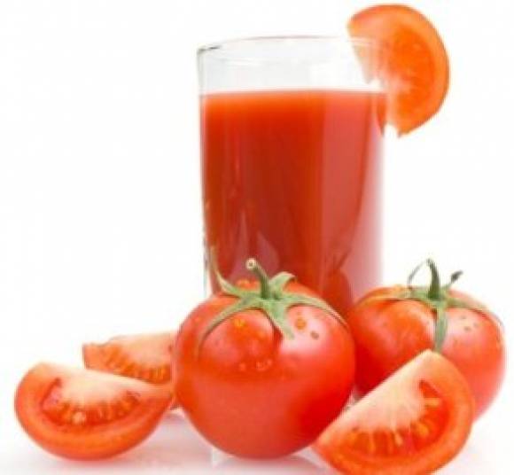 Напиток из томатного и клюквенного (или смородинового) соков